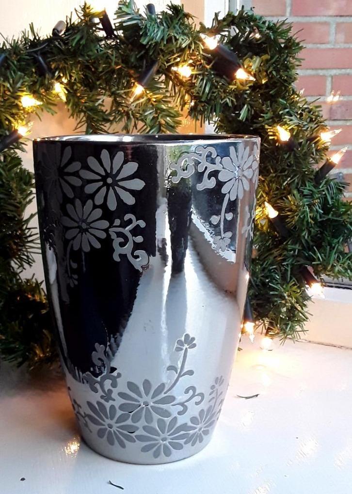 Vaas - pot - zilverkleur - keramiek - bloemen, Huis en Inrichting, Woonaccessoires | Vazen, Zo goed als nieuw, Overige kleuren