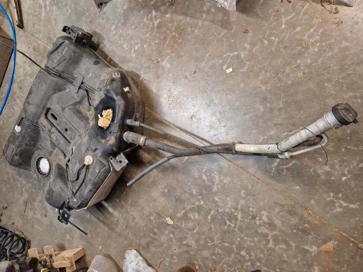 Benzine tank en onderdelen Volvo V70, Auto-onderdelen, Brandstofsystemen, Volvo, Ophalen of Verzenden