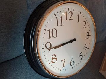 Grote XXL klok zwart met zilver  beschikbaar voor biedingen