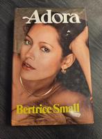 Adora- Beatrice Small, Ophalen of Verzenden, Zo goed als nieuw
