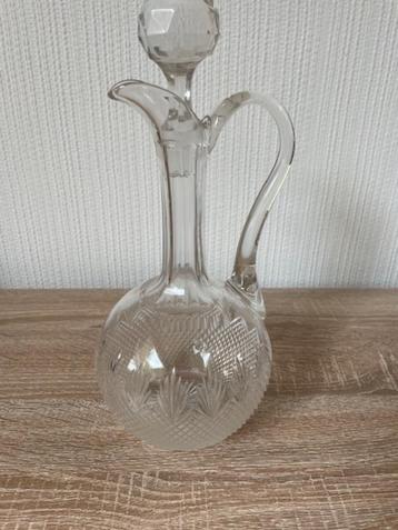 Antieke Glazen Karaf met geëtste decoratie beschikbaar voor biedingen