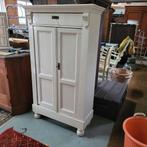 Brocante oude ondiepe meidenkast servieskast hoog 154,5 cm., Antiek en Kunst, Curiosa en Brocante, Ophalen