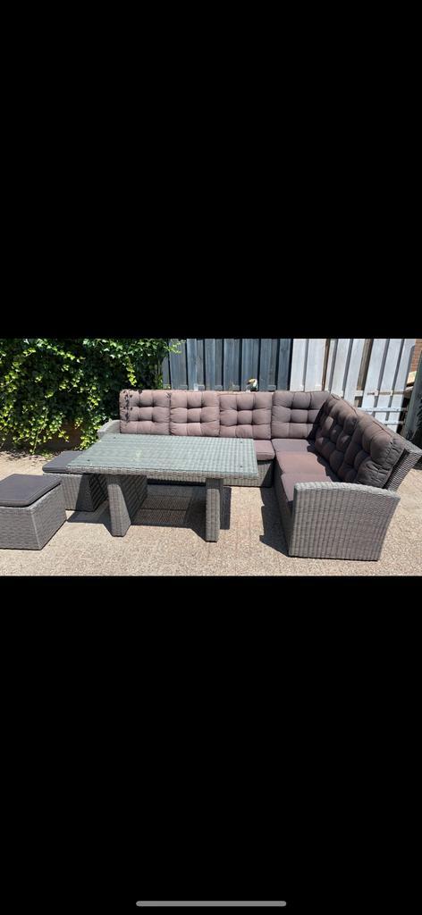 Loungeset Hoekbank met Tafel en Krukjes – Rotanlook, Tuin en Terras, Tuinsets en Loungesets, Zo goed als nieuw, Wicker, Ophalen of Verzenden