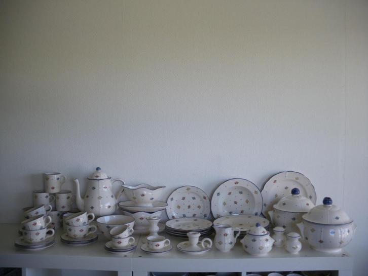 Zeller Petit Rose servies, Huis en Inrichting, Keuken | Servies, Zo goed als nieuw, Bord(en), Overige stijlen, Ophalen of Verzenden