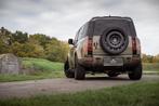 Defender P300e X Dynamic SE - HERITAGE CUSTOMS, Auto's, Land Rover, Automaat, Zwart, 3000 kg, Land Rover Select Edition