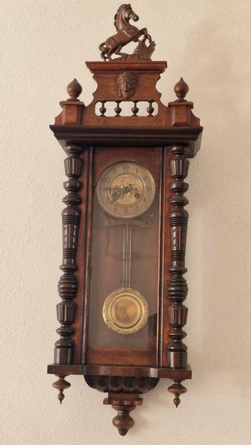 Paardjes klok beschikbaar voor biedingen