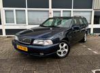 Volvo V70 2.4 Airco Cruise LPG Leder Stoelverw. APK 11-2026, Auto's, Voorwielaandrijving, Blauw, Origineel Nederlands, 1600 kg