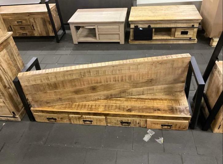 Stoer Tv Meubel van Hout en Metaal, Antiek en Kunst, Antiek | Meubels | Stoelen en Banken, Ophalen of Verzenden