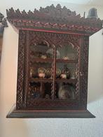 Balinees houten display kastje, Ophalen
