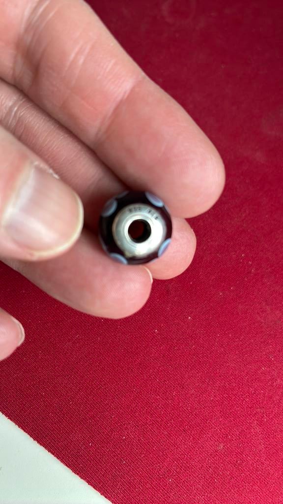 925 pandora glas bedel met zilver paars, Sieraden, Tassen en Uiterlijk, Bedels, Gebruikt, Pandora, Ophalen of Verzenden, 1 bedel