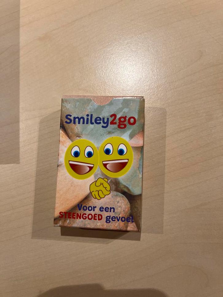 Smiley to go - 50 Affirmatiekaartjes ., Hobby en Vrije tijd, Gezelschapsspellen | Kaartspellen, Nieuw, Een of twee spelers, Drie of vier spelers