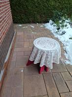 Leuke kleine bijzettafel, Ophalen