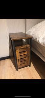Nachtkastje/ bijzettafel, Ophalen, Zo goed als nieuw, Minder dan 45 cm, 55 tot 70 cm