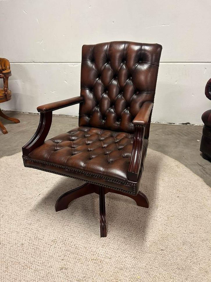 Bruine chesterfield bureau stoel Z.G.A.N., Antiek en Kunst, Antiek | Kantoor en Zakelijk, Ophalen of Verzenden