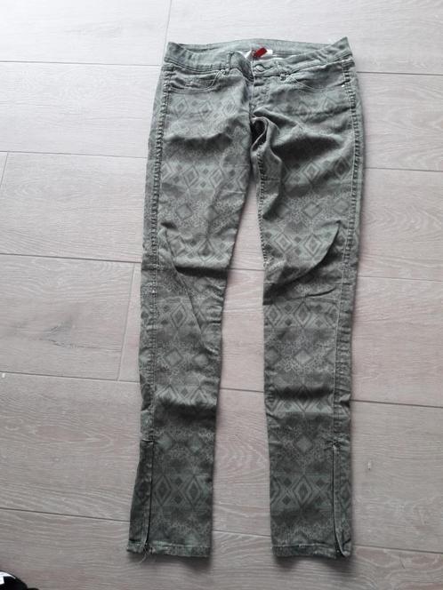 Groene dames jeans maat 38 stretch, Kleding | Dames, Spijkerbroeken en Jeans, Zo goed als nieuw, W30 - W32 (confectie 38/40), Overige kleuren