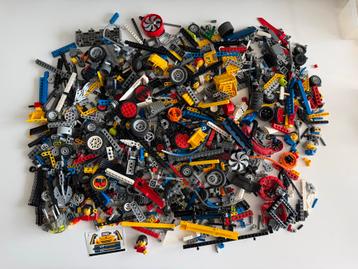 Kleine 2KG ongesorteerde LEGO Technic beschikbaar voor biedingen