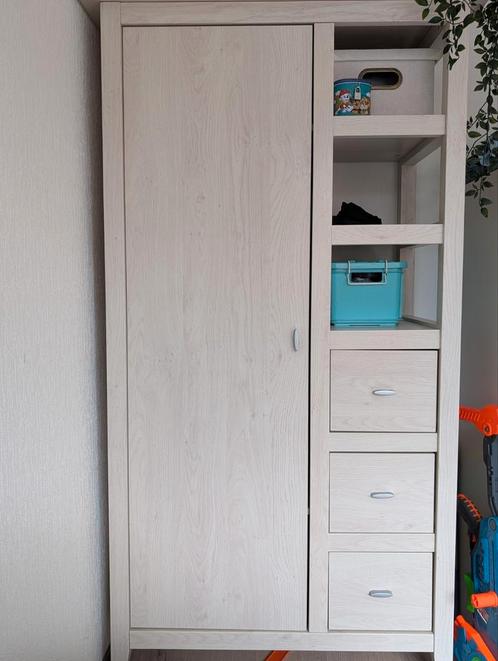 TWF babykamer set ledikant, kast en commode lichtgrijs, Kinderen en Baby's, Kinderkamer | Complete kinderkamers, Gebruikt, Jongetje of Meisje