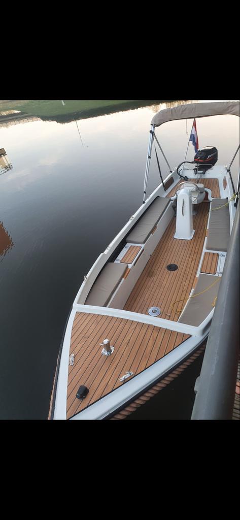 Sloep met 10 pk motor, Watersport en Boten, Motorboten en Motorjachten, Gebruikt, Polyester, Tot 6 meter, Benzine, Buitenboordmotor
