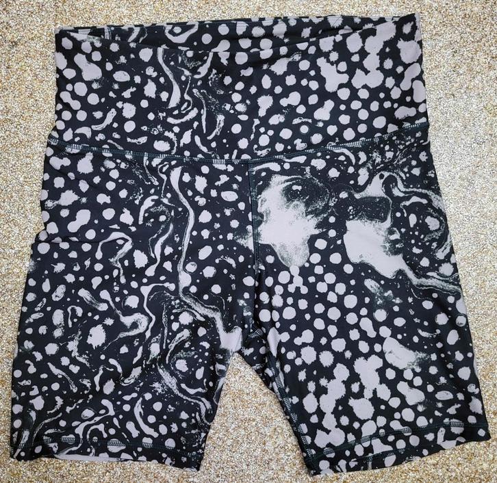 Reebok korte dameslegging met Safari print, Kleding | Dames, Sportkleding, Zo goed als nieuw, Fitness of Aerobics, Maat 42/44 (L)