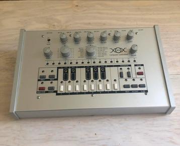 x0xb0x xoxbox 303 acid synthesizer beschikbaar voor biedingen