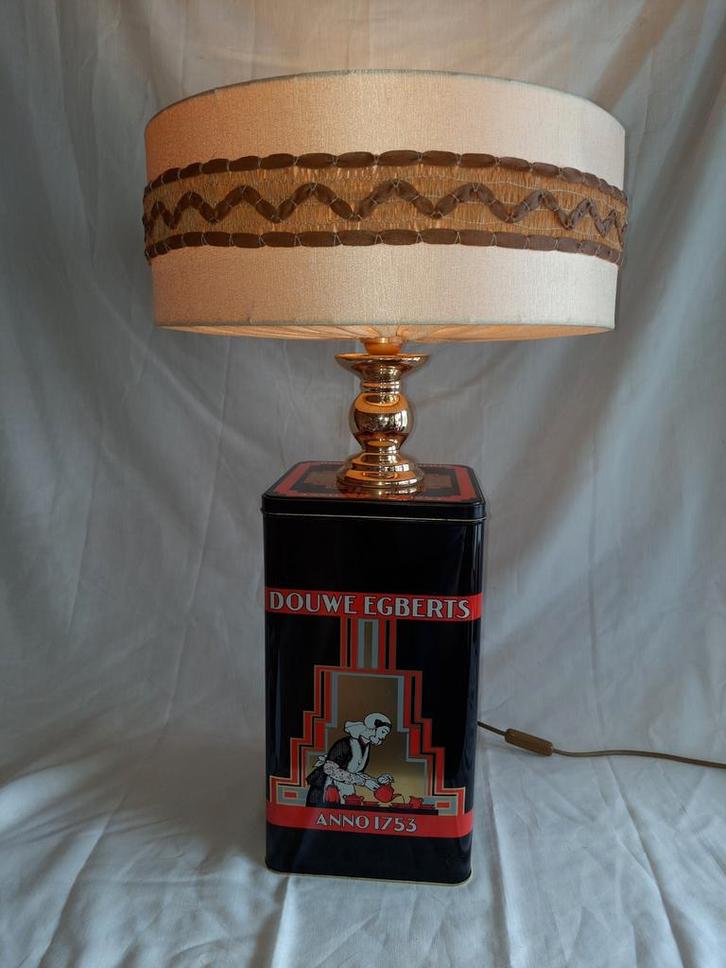 Douwe egberts koffieblik naar lamp gemaakt,lees beschrijving, Huis en Inrichting, Lampen | Tafellampen, Zo goed als nieuw, Minder dan 50 cm