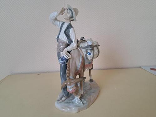 Lliadro " man met ezel", Verzamelen, Beelden en Beeldjes, Zo goed als nieuw, Mens, Ophalen