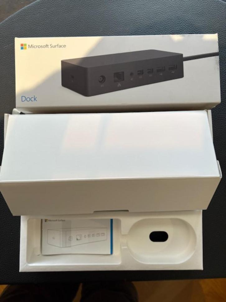 Microsoft Surface Dock (dockingstation), Computers en Software, Dockingstations, Zo goed als nieuw, Docking station, Laptop, Tablet