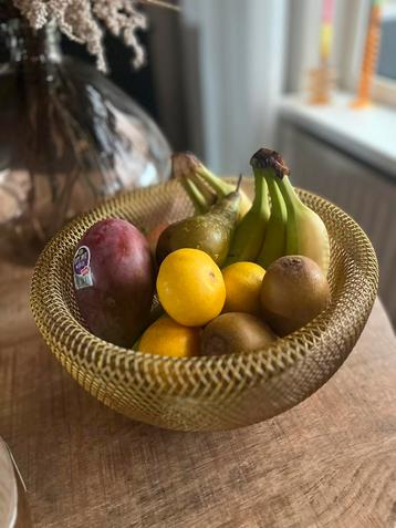 Moderne fruitschaal (rosé)goud beschikbaar voor biedingen