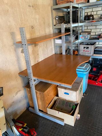 Gratis af te halen IKEA bureau Jerker