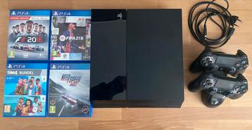 Ps 4 + 2 controllers en 4 games beschikbaar voor biedingen