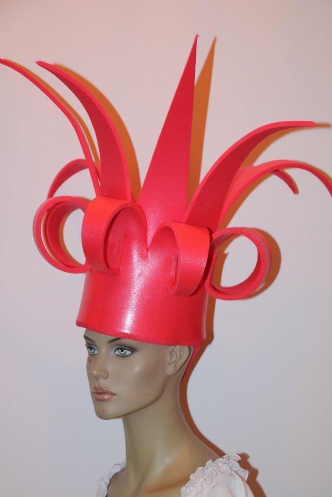 Foamhoed / Foam Kroon Rood Maat M €12,50, Kleding | Dames, Carnavalskleding en Feestkleding, Nieuw, Accessoires, Carnaval, Maat 38/40 (M)