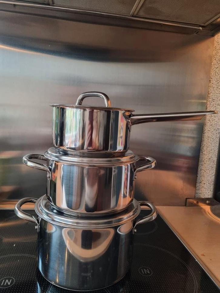 IKEA Pannenset - RVS - Kookplezier!, Huis en Inrichting, Keuken | Potten en Pannen, Zo goed als nieuw, Pannenset, Rvs, Inductieplaat