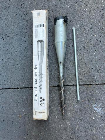 Parasolanker met accessoires in doos beschikbaar voor biedingen