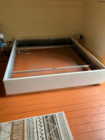 tweepersoonsbed 160 x 200 cm, rechthoekige bak, massief hout