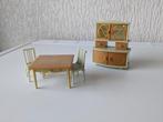 Vintage! Poppenhuis kast, tafel 2 stoelen, Jean W Germany 🏠, Poppenhuis, Gebruikt, Ophalen of Verzenden