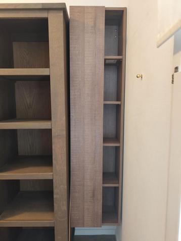 Wandkast met deur 165 cm h x 40 cm b x 29 cm d beschikbaar voor biedingen