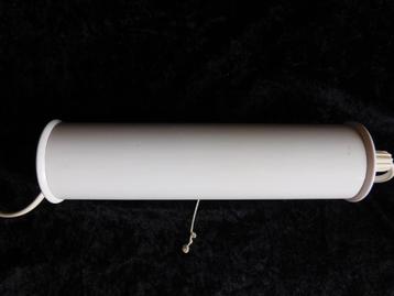 Vintage bedlampje in wit met trekkoordje, half rond, wandlam beschikbaar voor biedingen