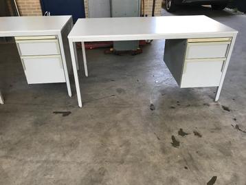 3 Bureaus staal ASMETA vintage beschikbaar voor biedingen