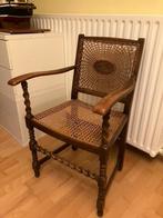 twee antieke rotan stoelen, Ophalen