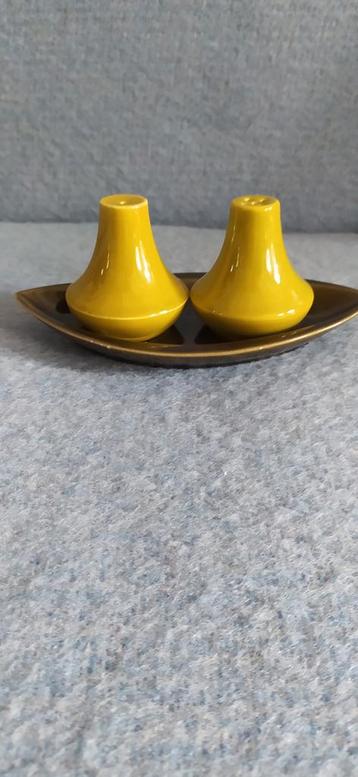 Vintage Zenith keramiek peper en zoutstel, nieuwstaat 1960's beschikbaar voor biedingen