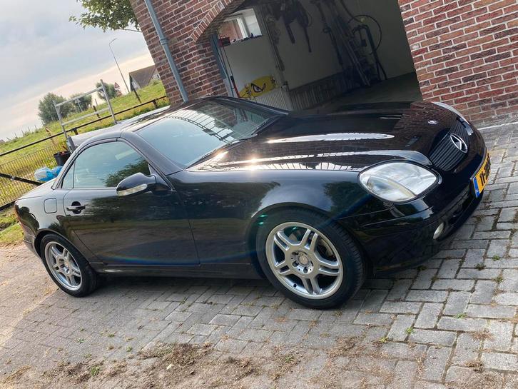 Prachtige SLK 320 cabrio youngtimer topstaat, Auto's, Mercedes-Benz, Particulier, SLK, Airbags, Airconditioning, Alarm, Centrale vergrendeling
