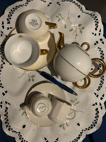Thee/Koffie Servies Set beschikbaar voor biedingen