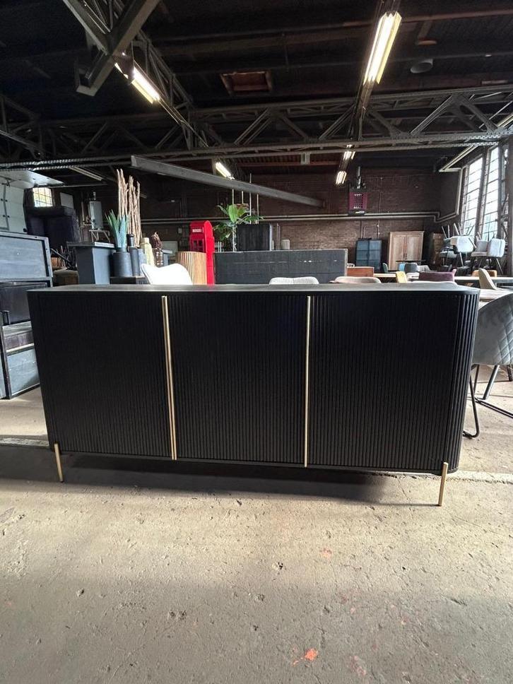 Dressoir Harvard 180cm - zwart/goud - outlet korting, Huis en Inrichting, Kasten | Lockerkasten, Zo goed als nieuw, Ophalen
