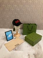 GUCCI RED LOGO-EMBROIDERED MESH BASEBALL CAP (GUCCI PET), Nieuw, Ophalen of Verzenden, Gucci, Pet
