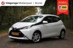 Toyota Aygo 1.0 VVT-i x-play | Camera | Airco (bj 2018), Auto's, Toyota, Stof, Gebruikt, 4 stoelen, Wit