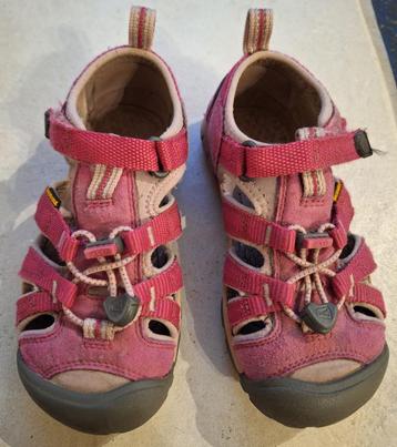 Keen sandalen maat 32 beschikbaar voor biedingen