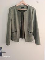 Mosgroen Suède Jasje - Maat M - Nieuw!, Kleding | Dames, Maat 38/40 (M), Ophalen of Verzenden, Jasje, Groen