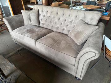 Chesterfield look bank. Kwaliteit. beschikbaar voor biedingen