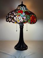 Tiffany Lamp Pauw in rozentuin - 41x60CM! Sfeervol en Uniek!, Ophalen of Verzenden