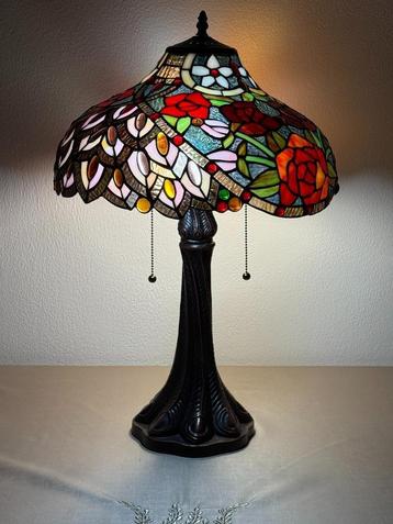 Tiffany Lamp Pauw in rozentuin - 41x60CM! Sfeervol en Uniek! beschikbaar voor biedingen